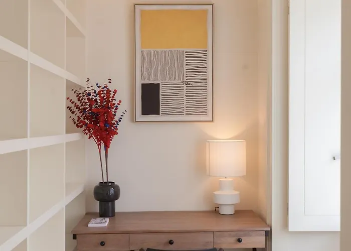 Flh Downtown Stylish